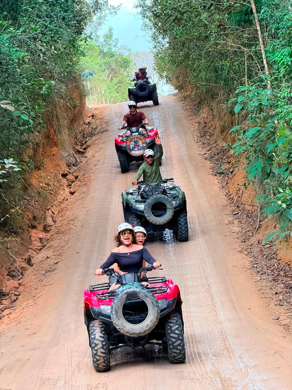 Expedição de quadriciclo até Trancoso em trilha de Arraial d'Ajuda
